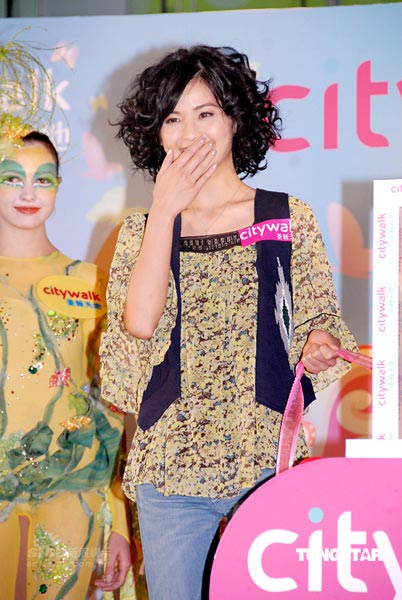 蔡卓妍称热衷游泳坦承喜欢着比基尼戏水【图】