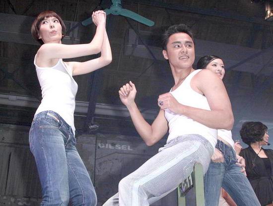 ��������ᰵȳ�ϯʱװ�ɶ�������̨������(ͼ)