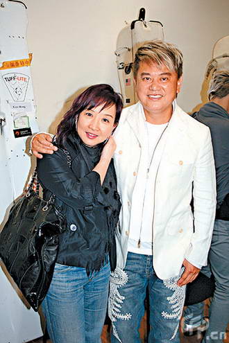 "陈志云说:"我没有黄杏秀."但陈百祥拼命表示:"未必一定是性别!