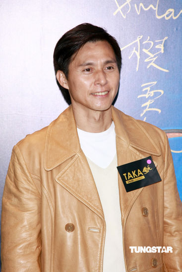 钟镇涛称女友大肚像西瓜 笑言钟懿为妹妹改名