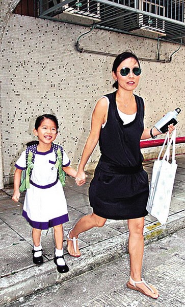 彭羚女儿读名校与陈奕迅女儿做同学