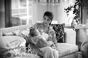 吴千语在新片中扮演妈妈。