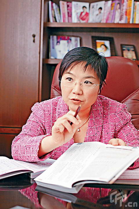 梁洛施产后重返美国校园宣布告别娱乐圈(组图)