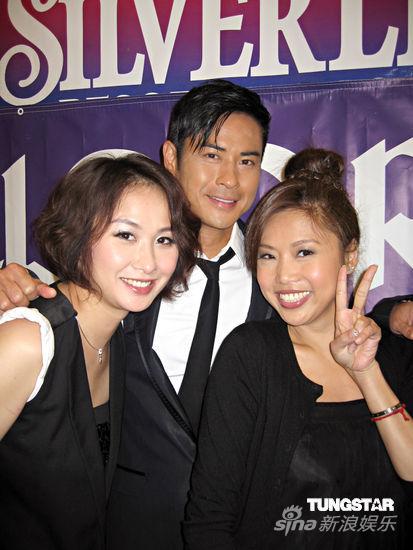 郑嘉颖美国登台一举两得 与粉丝亲密接触【图】