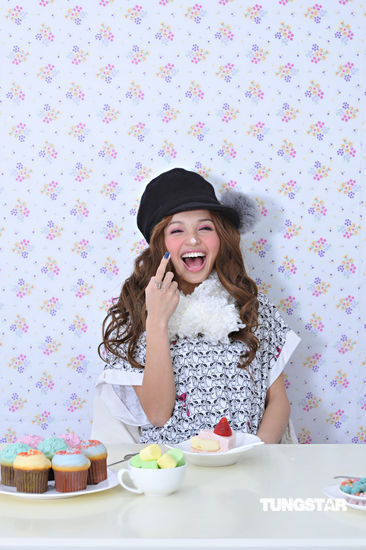 混血儿靓模annie g.受邀代言法国少女品牌