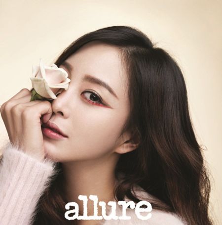 韩星韩艺瑟时尚杂志写真 人比花娇(图)_影音娱乐_新浪网