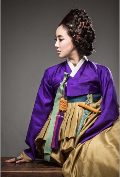 12.03】【明星】韩国小姐李星慧韩服写真高贵