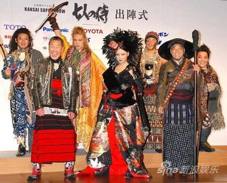 舞台剧《七武士》办发布会堂本光一主演(组图)