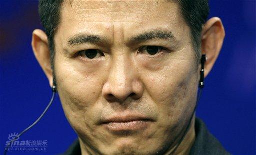 李连杰表情搞怪 出席克林顿全球倡议明星会(图