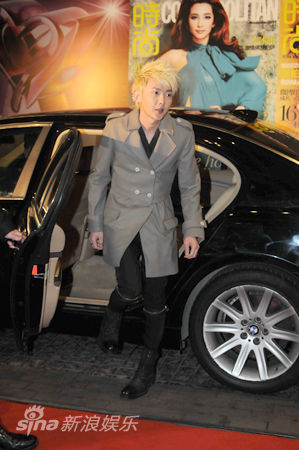 黄义达为COSMO盛典谱歌 解读超前时尚(图)