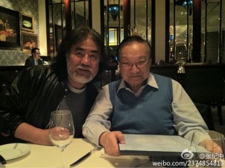 张纪中与金庸合影
