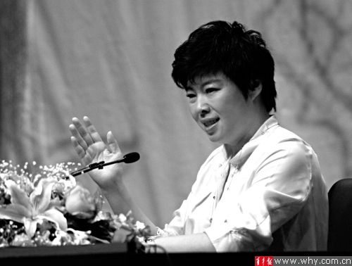 于丹北大评昆曲被观众呛下台(图) - 娱乐派 - 娱