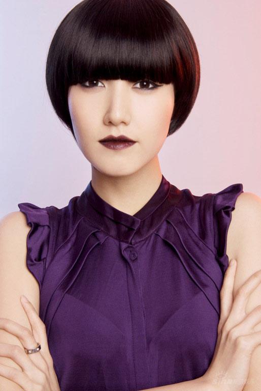 组图：高露幻彩演绎千面娇娃彩妆展时尚青春
