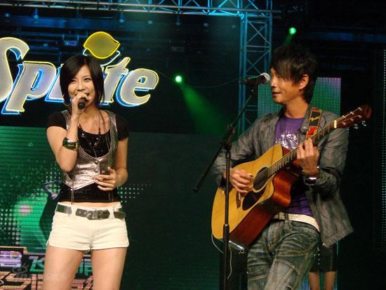 绝对唱响“很黄很暴力”气走胡彦斌 图文:27日名师唱响连播--彭靖环节失利被挑出