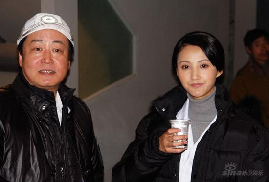 张歆艺新春坚守片场 喜庆祝福大派红包【图】