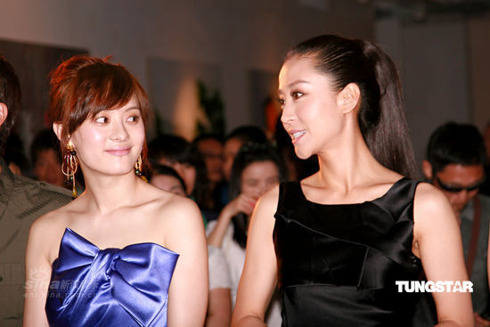 孙俪与四女星现身艺术展略显疲惫【图】