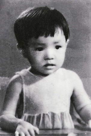 小孩撇嘴大哭表情似宋丹丹 幽默回应