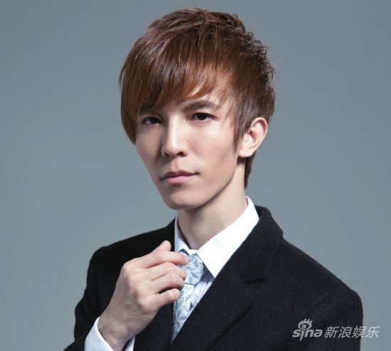 郭敬明吴亦凡互动引猜测:要合作小时代？