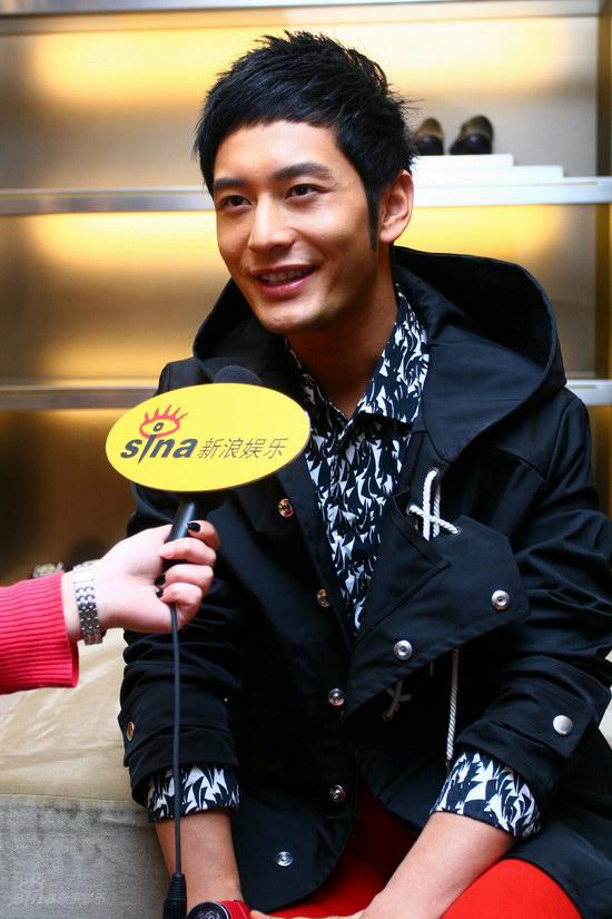 黄晓明成某品牌代言人 捐款十万救助灾区【图】