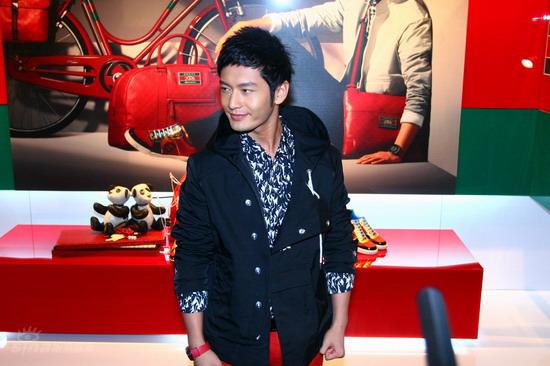 黄晓明成某品牌代言人 捐款十万救助灾区【图】