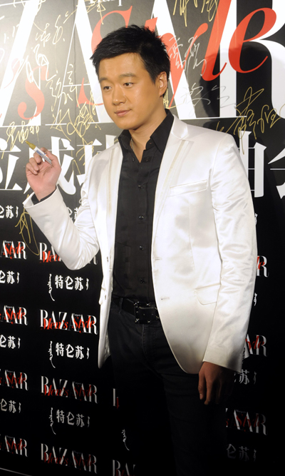 众星出席品味成功领袖会 齐赞成龙最有范