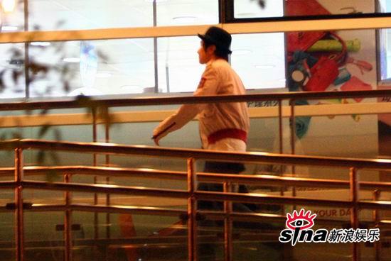 林俊杰12小时畅游京城 与王菲那英进餐合影【图】