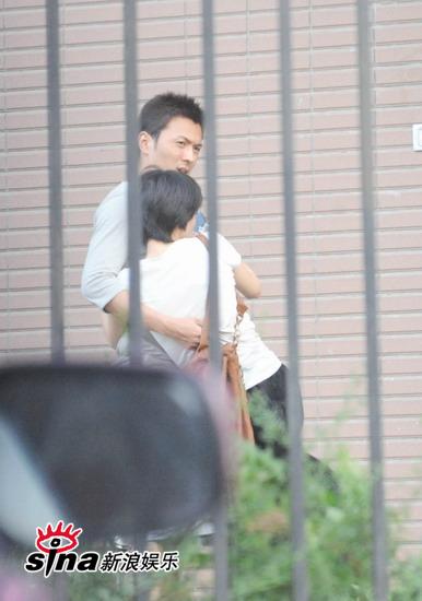 高圆圆于小伟启动京津爱情快车 经纪人证实【图】