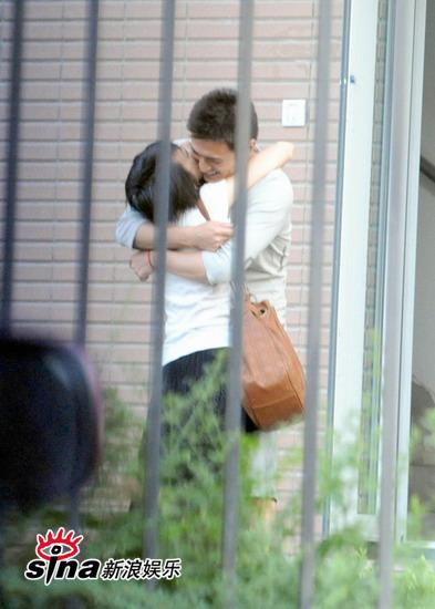 高圆圆于小伟启动京津爱情快车 经纪人证实【图】