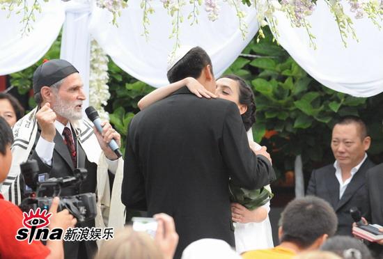 图文:刘烨婚礼直击-牧师祝福新人