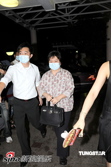 何超琼等完成探访陆续离开 简单回应媒体【图】