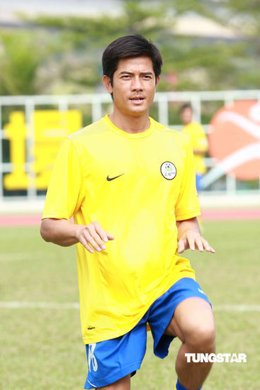 郭富城球场活力四射 谭咏麟脚伤助阵【图】