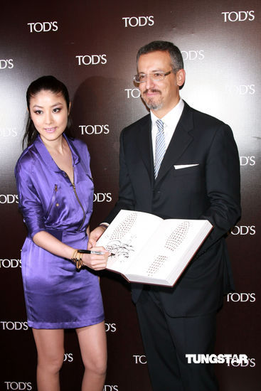 陈慧琳着优雅套装窈窕出镜 自言仍需瘦身【图】