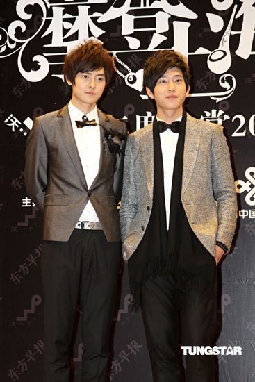 林依晨颁奖礼过生日 唐禹哲周笔畅人气旺【图】