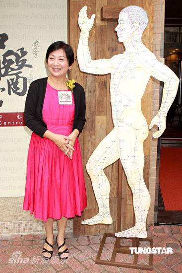 曾志伟店众星祝贺 戚美珍欲亲赴罗嘉良婚礼【图】