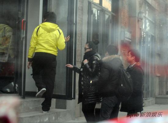 李湘为新工作室装修 王岳伦全程呵护爱妻【图】