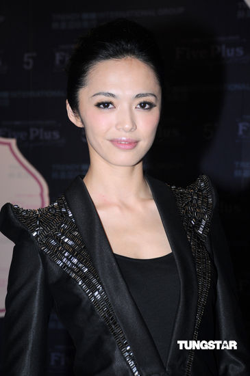 范冰冰改往日造型 陈慧琳水晶鞋吸引眼球【图】