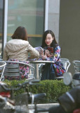 组图：霍思燕潮爆装扮出街艳丽色彩提前迎春