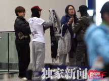 安以轩夜会韩星李承铉举止亲昵疑似恋爱(组图)