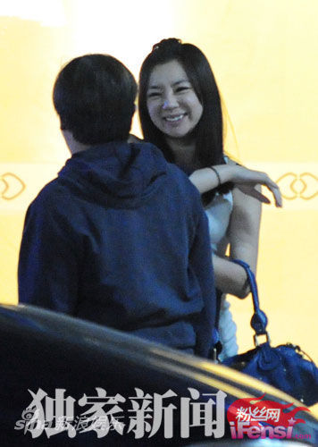 图文:陶喆夜游-女友微笑