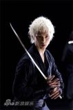 水岛宏拍摄新广告变身亚麻色头发帅气忍者(图)