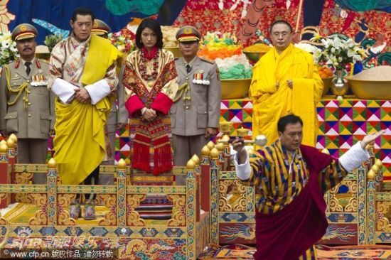 图文:不丹国王大婚-司仪主持婚礼仪式