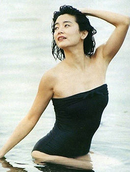 ����ϼ25��Ӿװ�� ˮ�е�����������