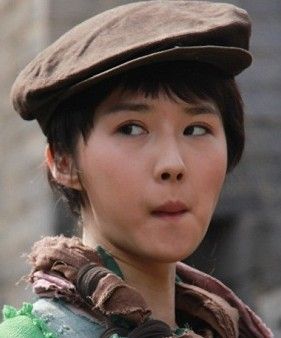 资料:《三进山城》角色-方安娜饰何美兰