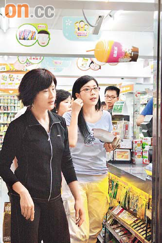 为回巢tvb的电视剧《陈慧珊个人资料搜下留情》首日开工,她说:"三年没