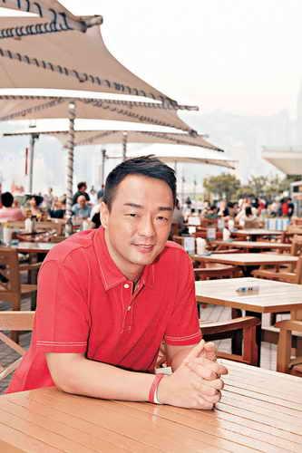 王喜与无线提早解约亚视拟邀其加盟(组图)