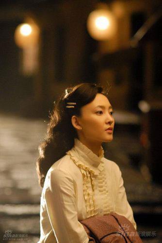 王丽坤主演《金耳环》《血色迷雾》横扫收视