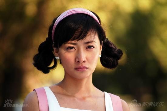 演员严宽为《我的傻瓜老婆》唱情歌(图)