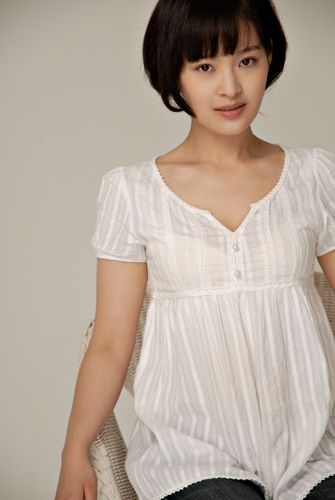 《延安爱情》热拍 马静殷桃上演革命姐妹花