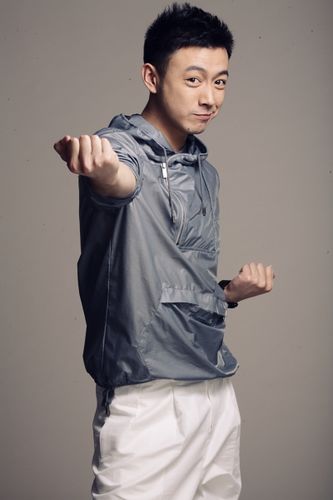 曹炳琨《黄金密码》敬业演出一场戏吃十个馒头