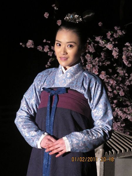 杨了戏装成焦点+《倾世皇妃》上演千变造型